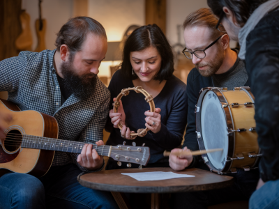 Comment construire une écoute guidée d'un album pour un petit groupe — scénario, timing et questions à poser